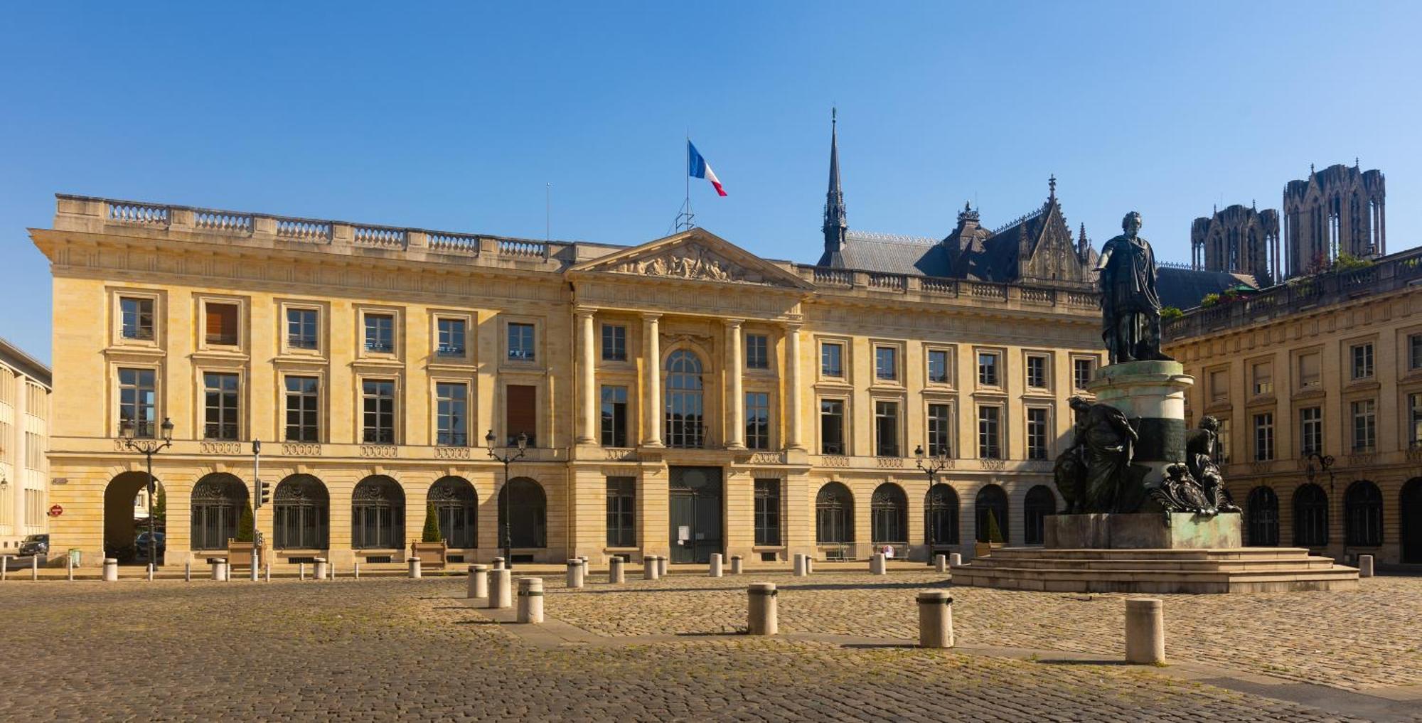 L'Haussmannien - Spacieux 4 Chambres - Centre - Gare 兰斯 外观 照片
