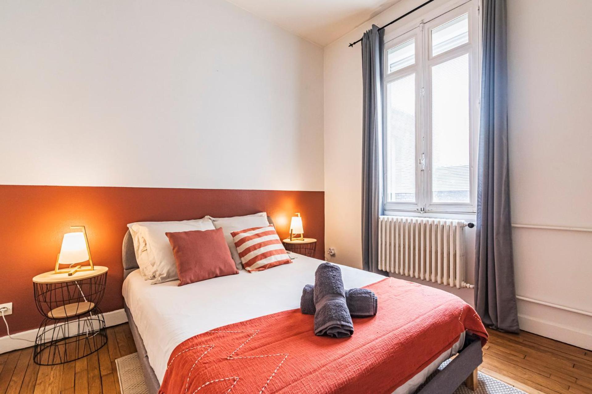 L'Haussmannien - Spacieux 4 Chambres - Centre - Gare 兰斯 外观 照片