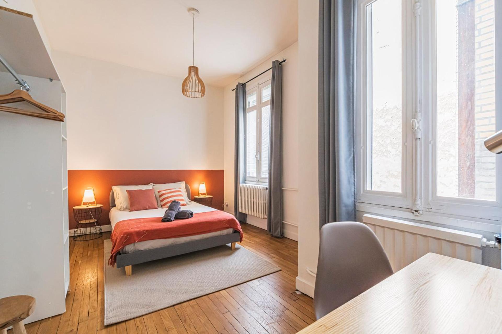 L'Haussmannien - Spacieux 4 Chambres - Centre - Gare 兰斯 外观 照片
