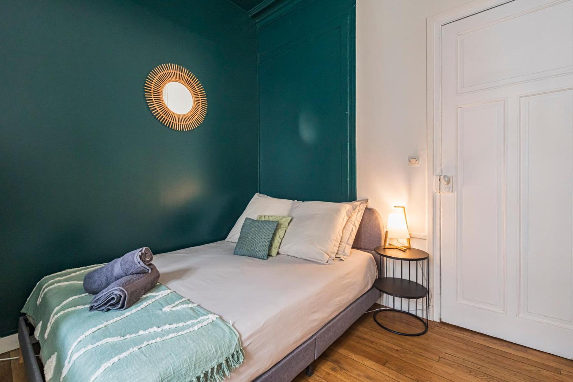 L'Haussmannien - Spacieux 4 Chambres - Centre - Gare 兰斯 外观 照片